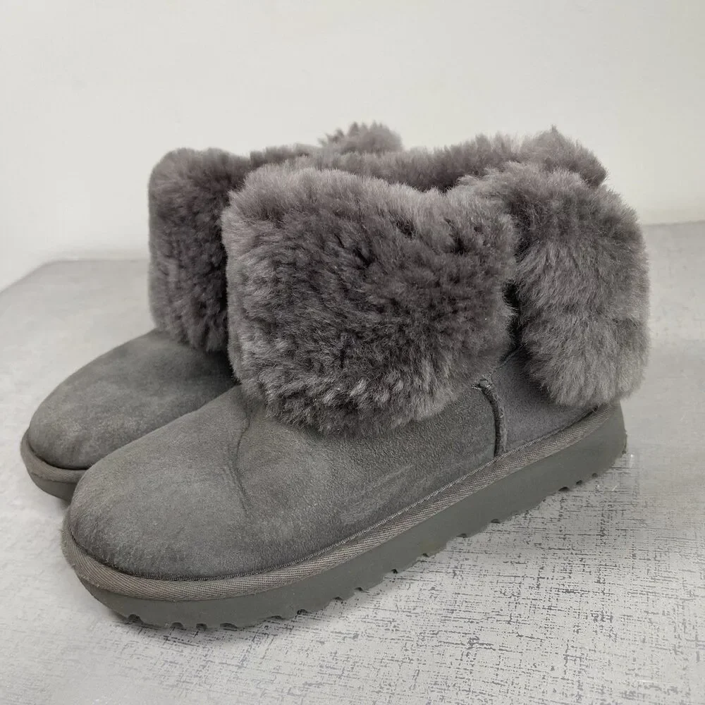 UGG bailey button